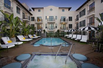 Pool with led lighting